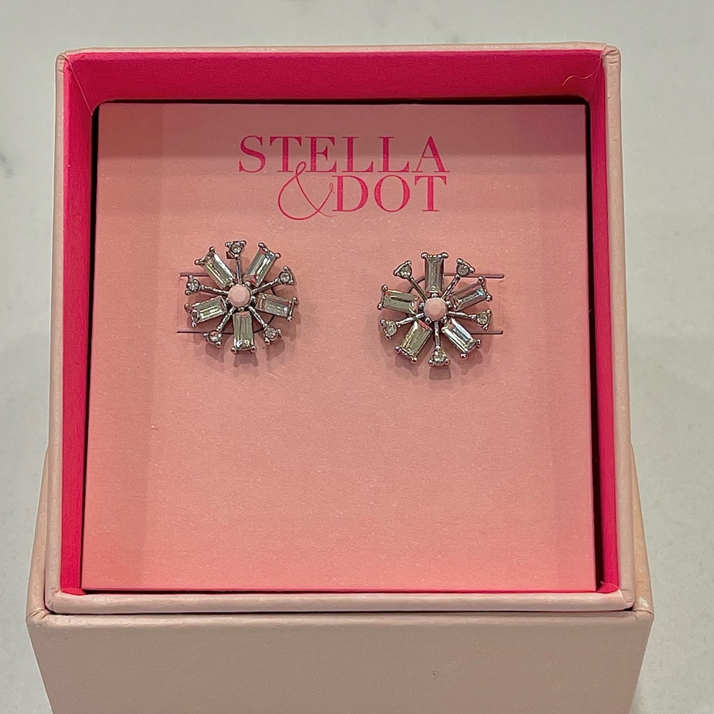 Stella & Dot Daisy Studs
